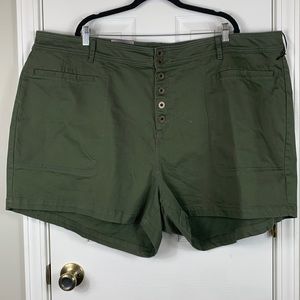 NWT AVA & VIV army green button up shorts size 30W. High rise, midi shorts,